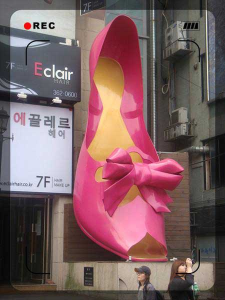 玻璃钢彩绘高跟鞋雕塑