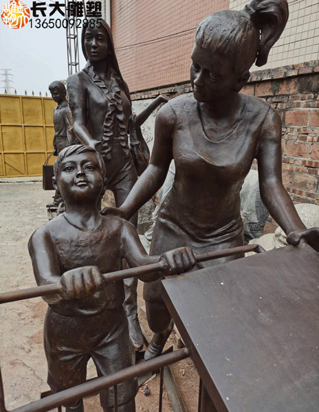 深圳铸铜雕塑产品已完成等客户验收安装