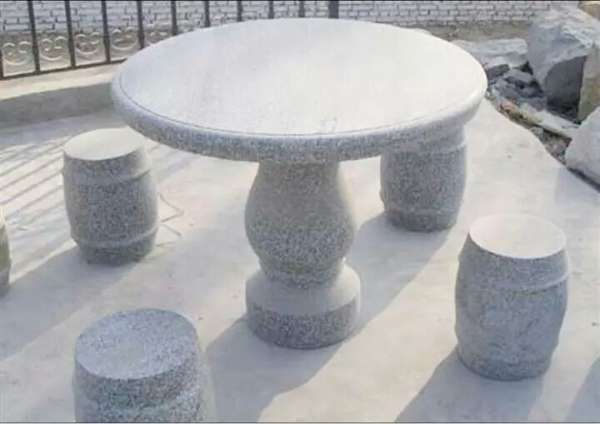 广州公园石桌和石凳
