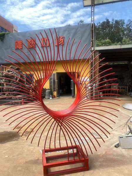 凤尾雕塑